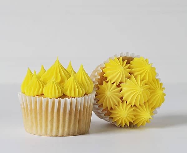 四个蛋糕装饰技术使用大型法bob投注体育网站国星尖梢#cucpakes #cupcakedecorating #pipingtutorial