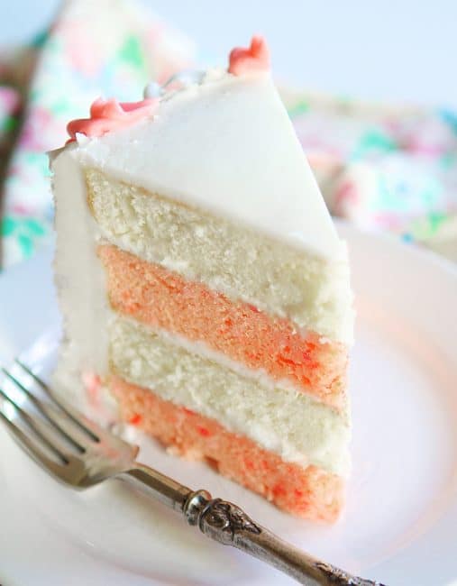 奥利维亚的生日蛋糕~粉色和白色的皱褶蛋糕!