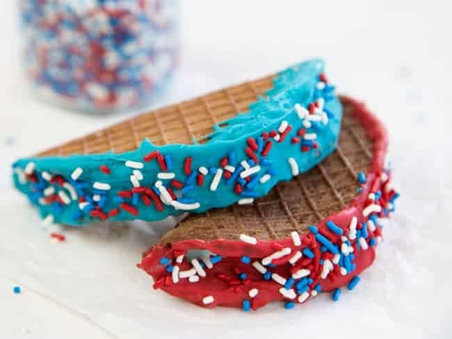 红色、白色和蓝色的巧克力玉米饼是节日聚会的完美选择!